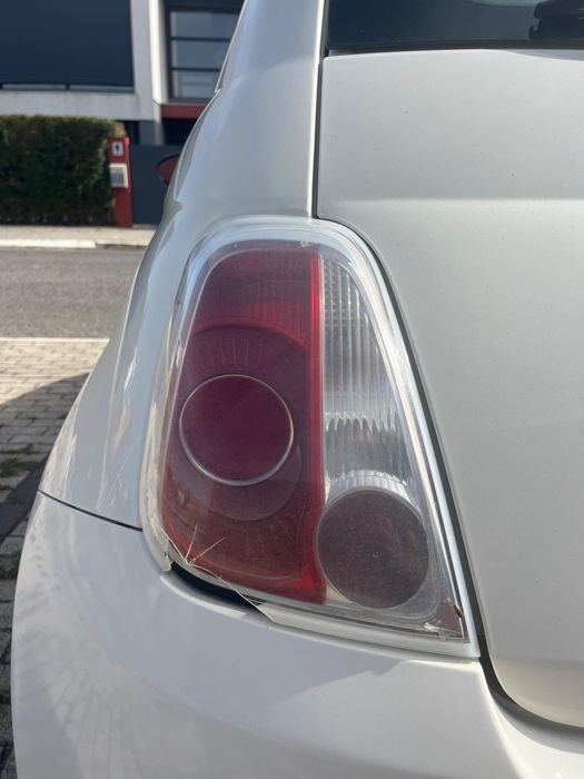 Carro Fiat 500 branco