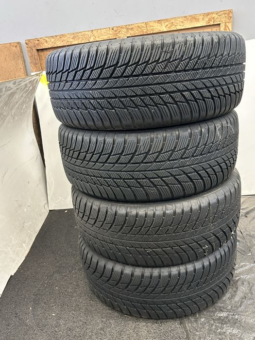 Opony Zimowe Bridgestone 225/55/17 Bardzo Ładne