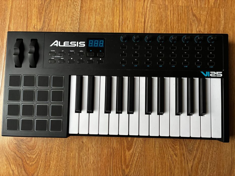 Alesis VI25 - Kontroler MIDI