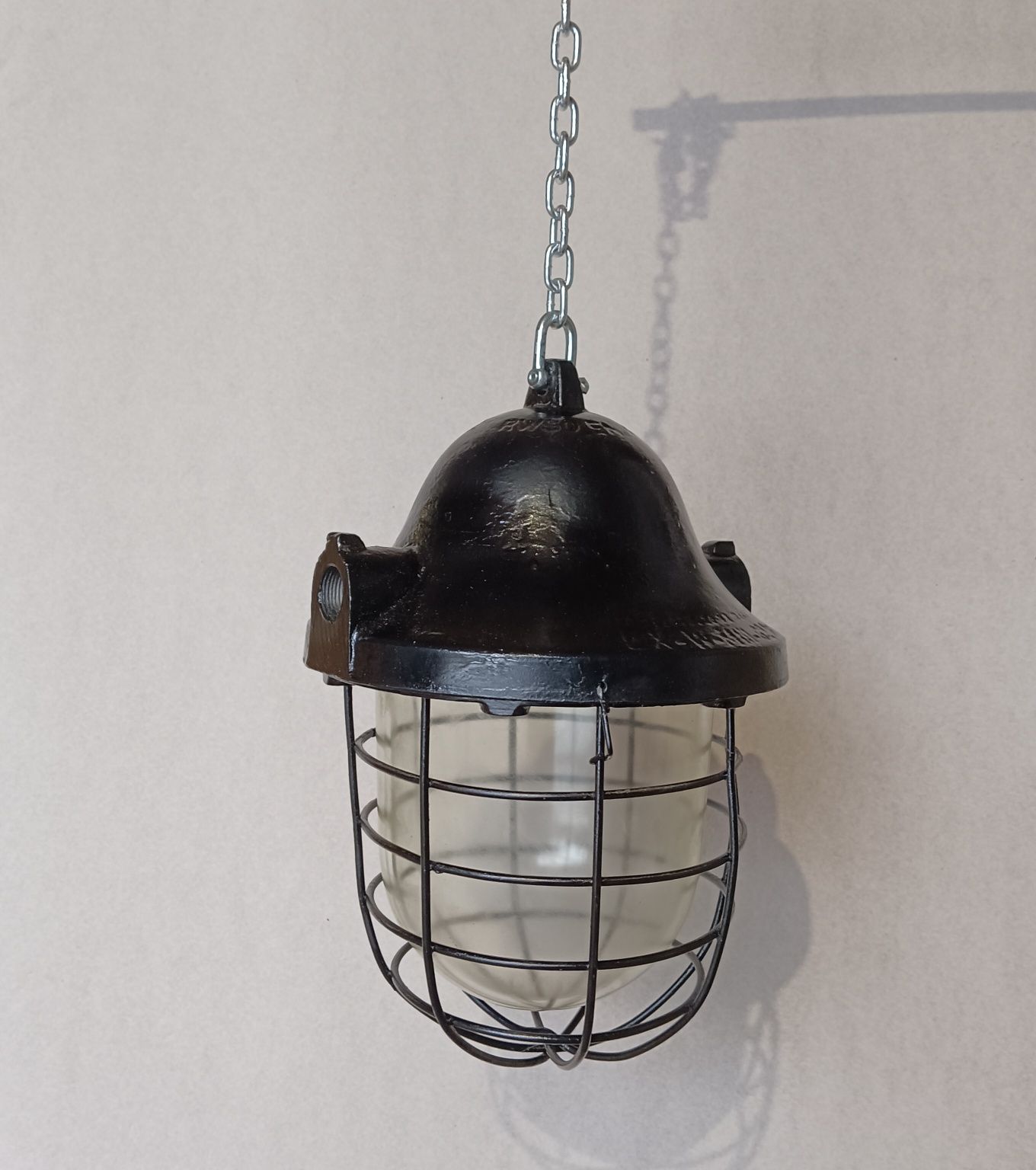 Lampa przemysłowa PRL loft, industrial