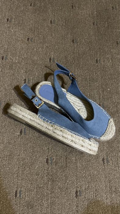 Босоніжки Stradivarius