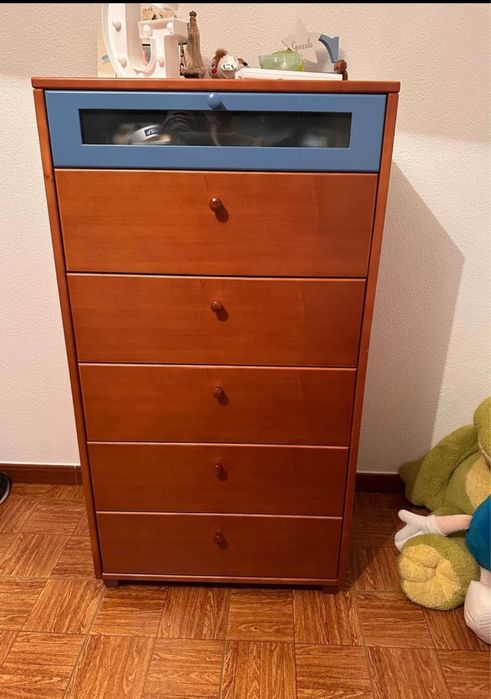 Mobilia de solteiro cama de corpo e meio