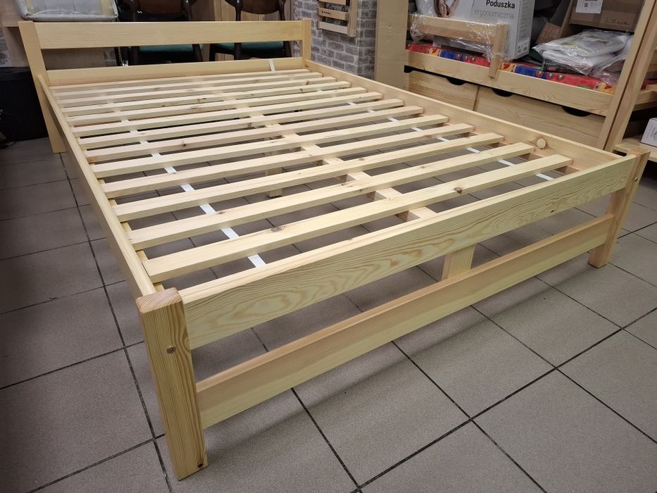 Nowe łóżko z litej sosny 140x200 biały