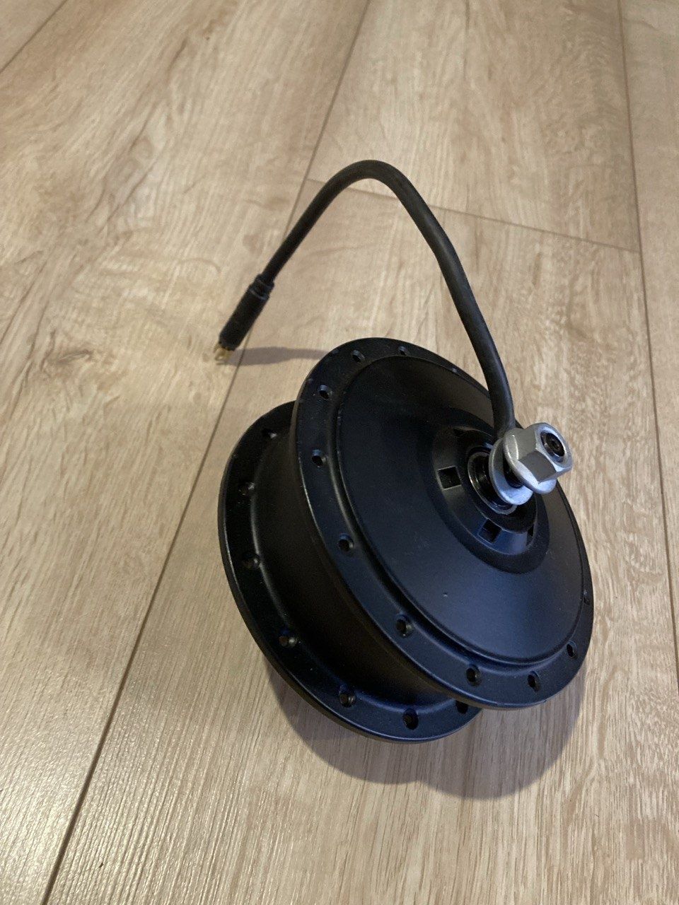 Silnik dla roweru Brompton lub roweru z widelcem 74mm. 36V 250W,