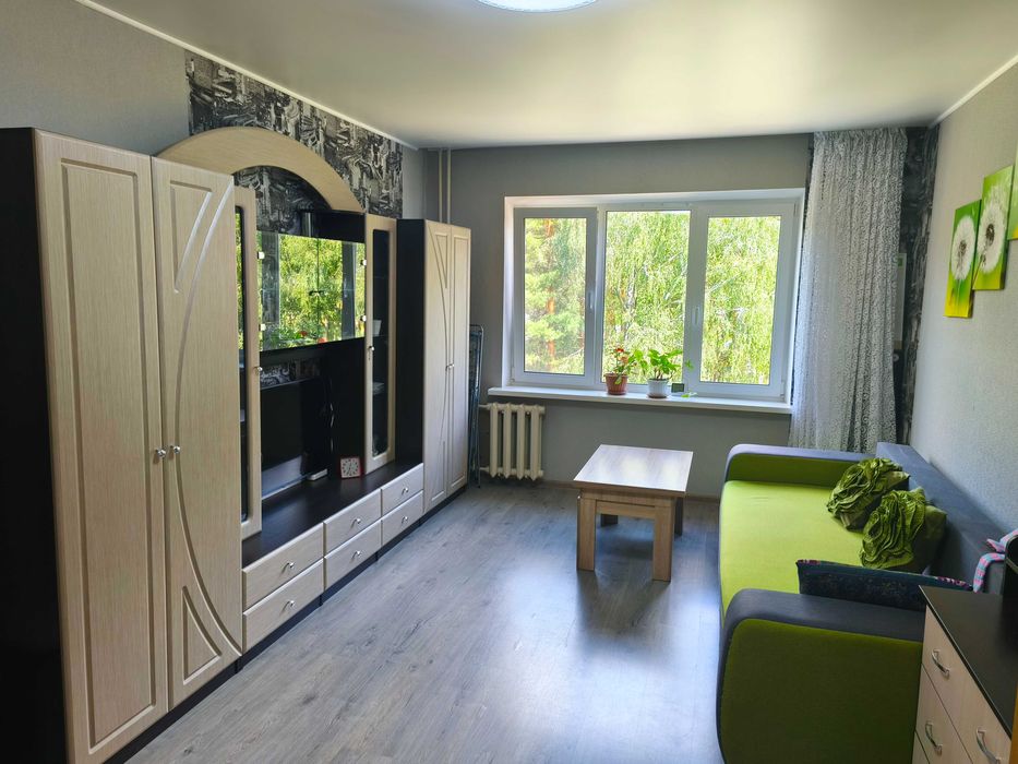 Продам 3-х кімнатну квартиру з ремонтом і частково з меблями!