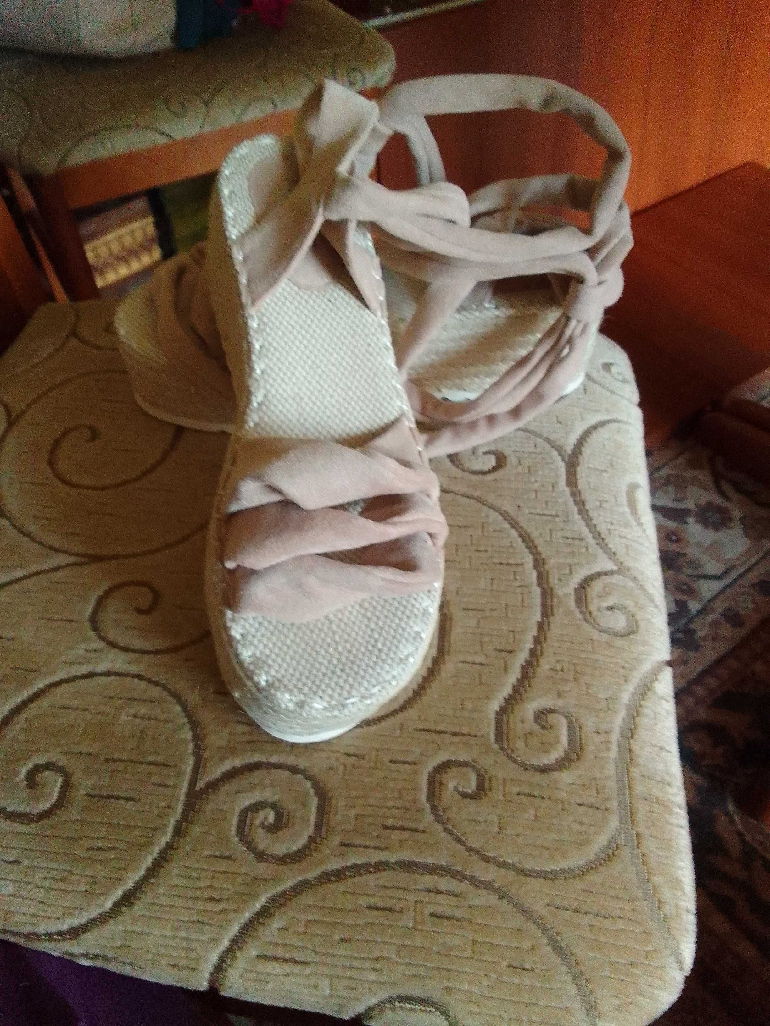 Espadryle na koturnie wiązane rozm.40