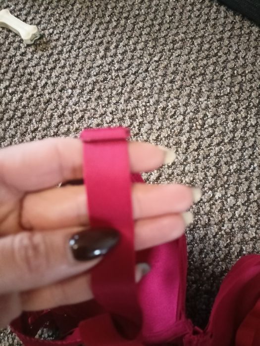 Biustonosz czerwony 75/80 D