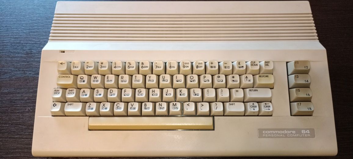 Komputer Commodore c 64. Retro. Komplet.