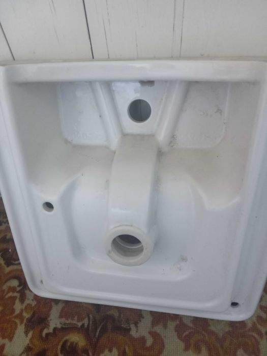 Раковина для ванної кімнати