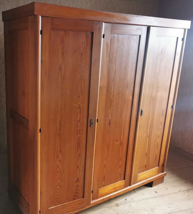 Stara szafa drewniana