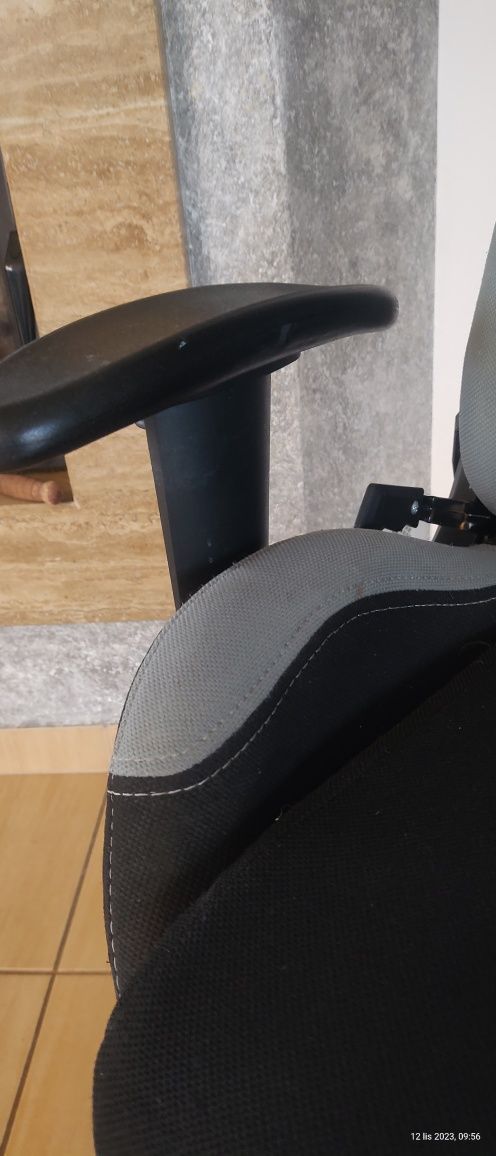 DXRACER krzesło gamingowe FD01