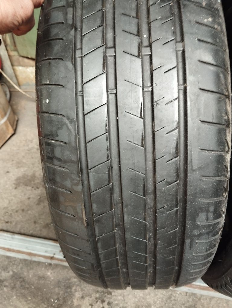 Пара літніх шин Bridgestone 245/50/19