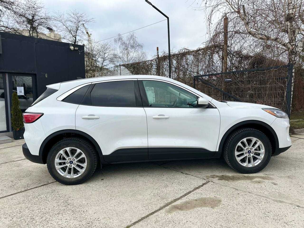 Ford Escape купити за 350 дол/міс