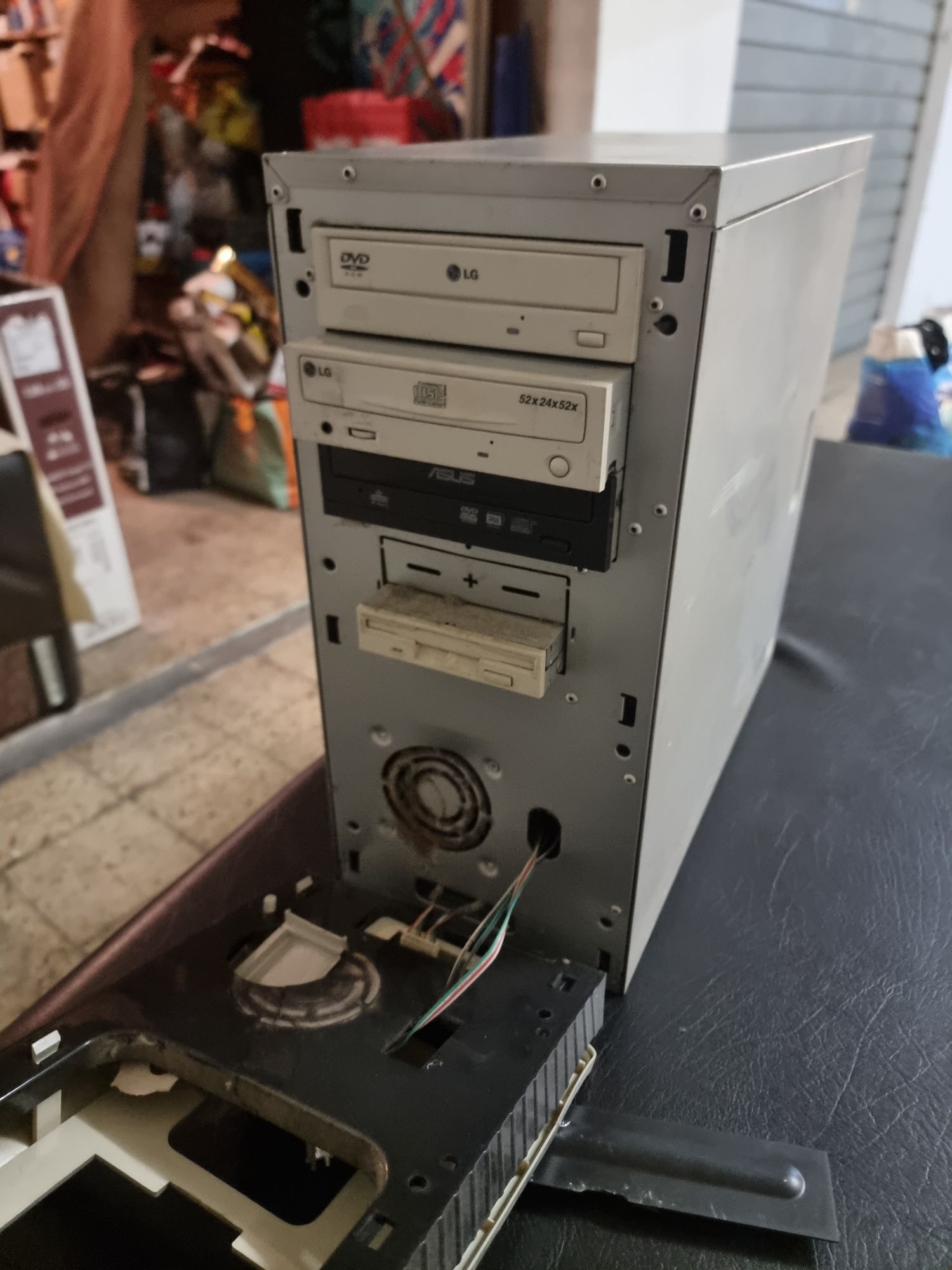 Torre de computador LG