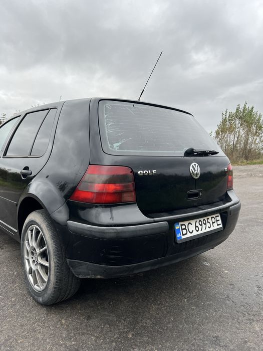 Volkswagen Golf 4 1.6 бензин, механіка, 1998 рік