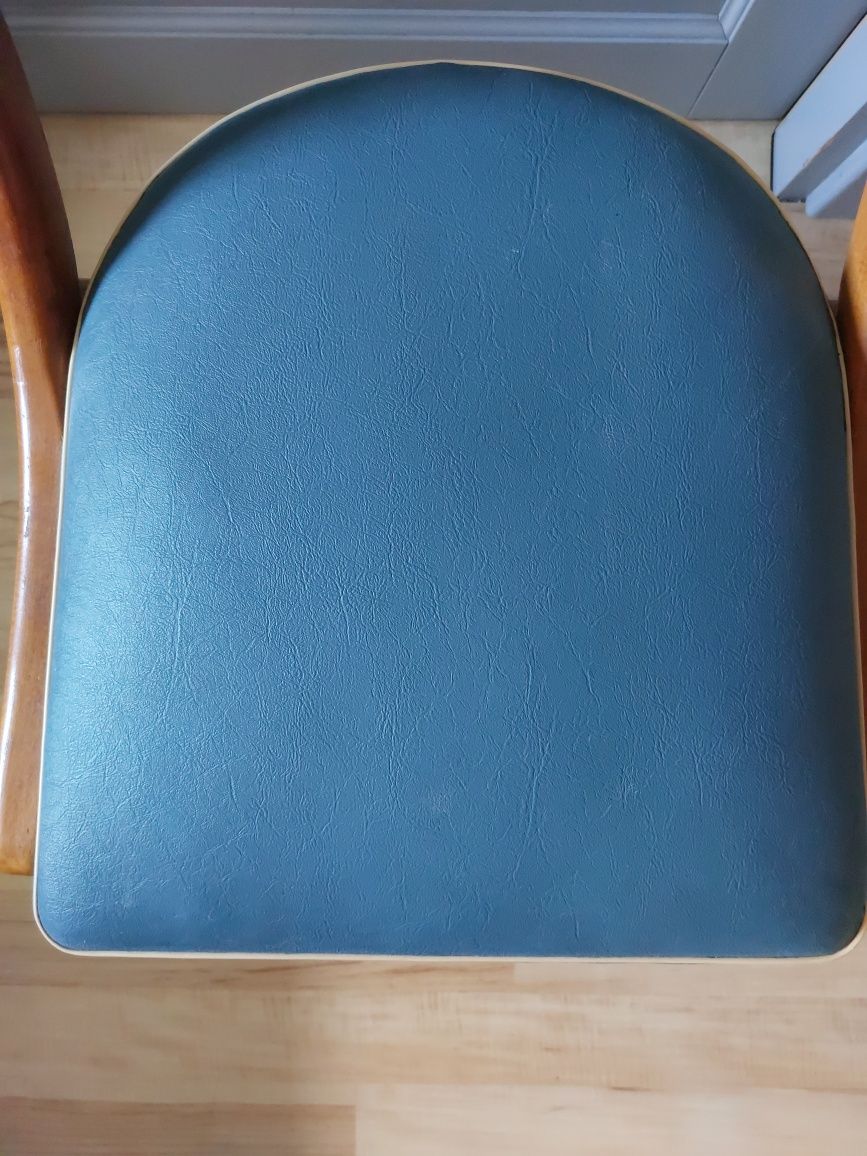 krzesło vintage skoczek drewniane tapicerowane