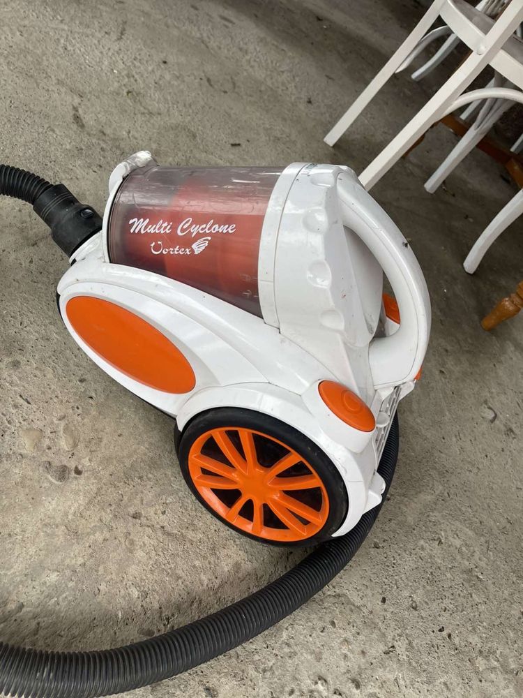 Продаю полесось Saturn 2000 W