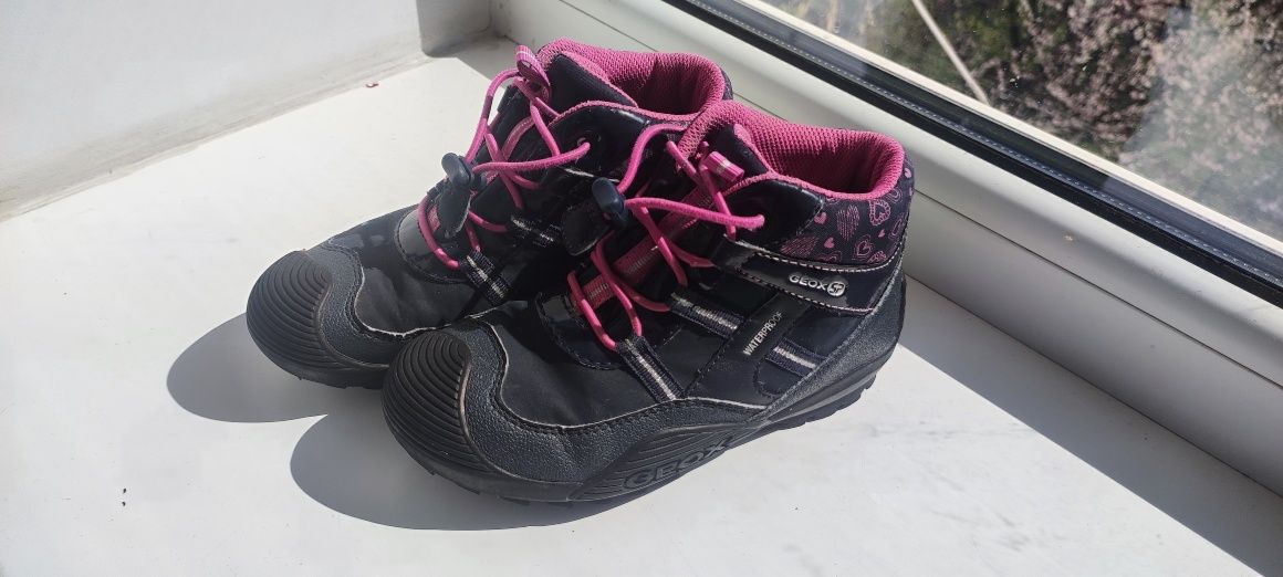 Кросівки, кеди, взуття для дівчинки  Adidas, geox, Vans, Puma 32-33 р.