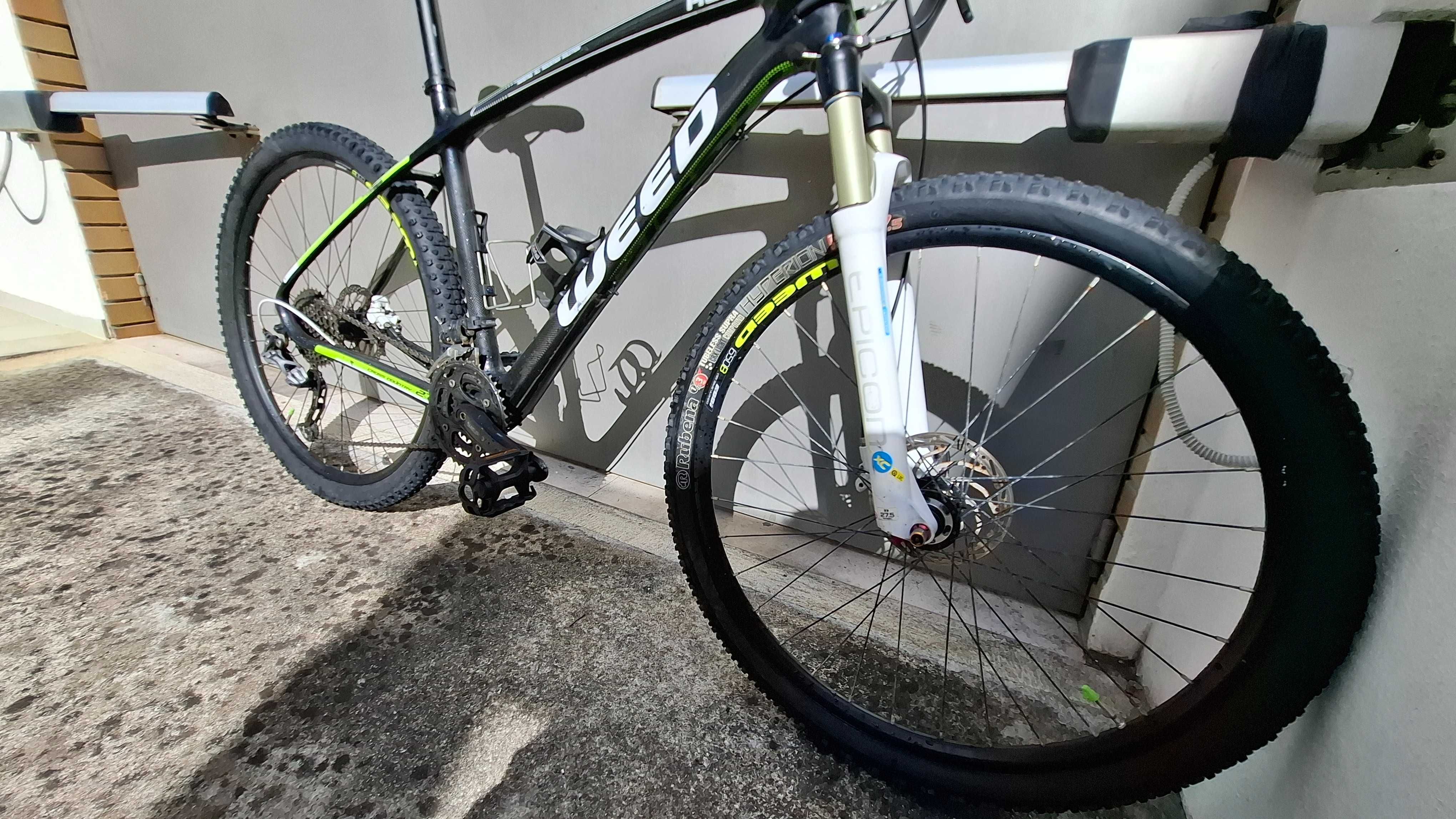 Bicicleta cross country 27.5 com quadro em carbono