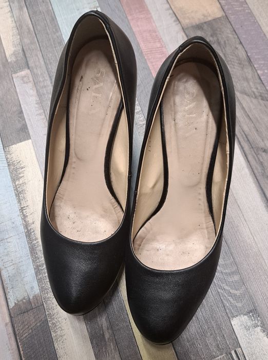 Czółenka Sala Czarne skórzane r. 40