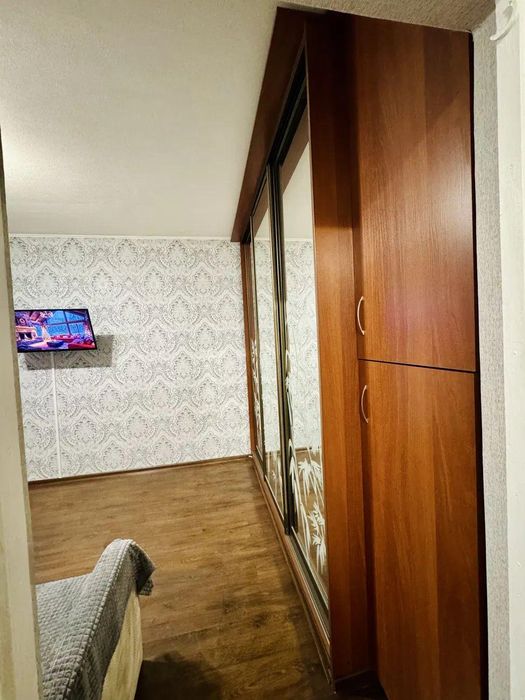 Продам 1-кімнатну квартиру, вул. Вершигори 9А, Дніпровський KA