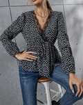 Blusa Preta com bolinhas brancas