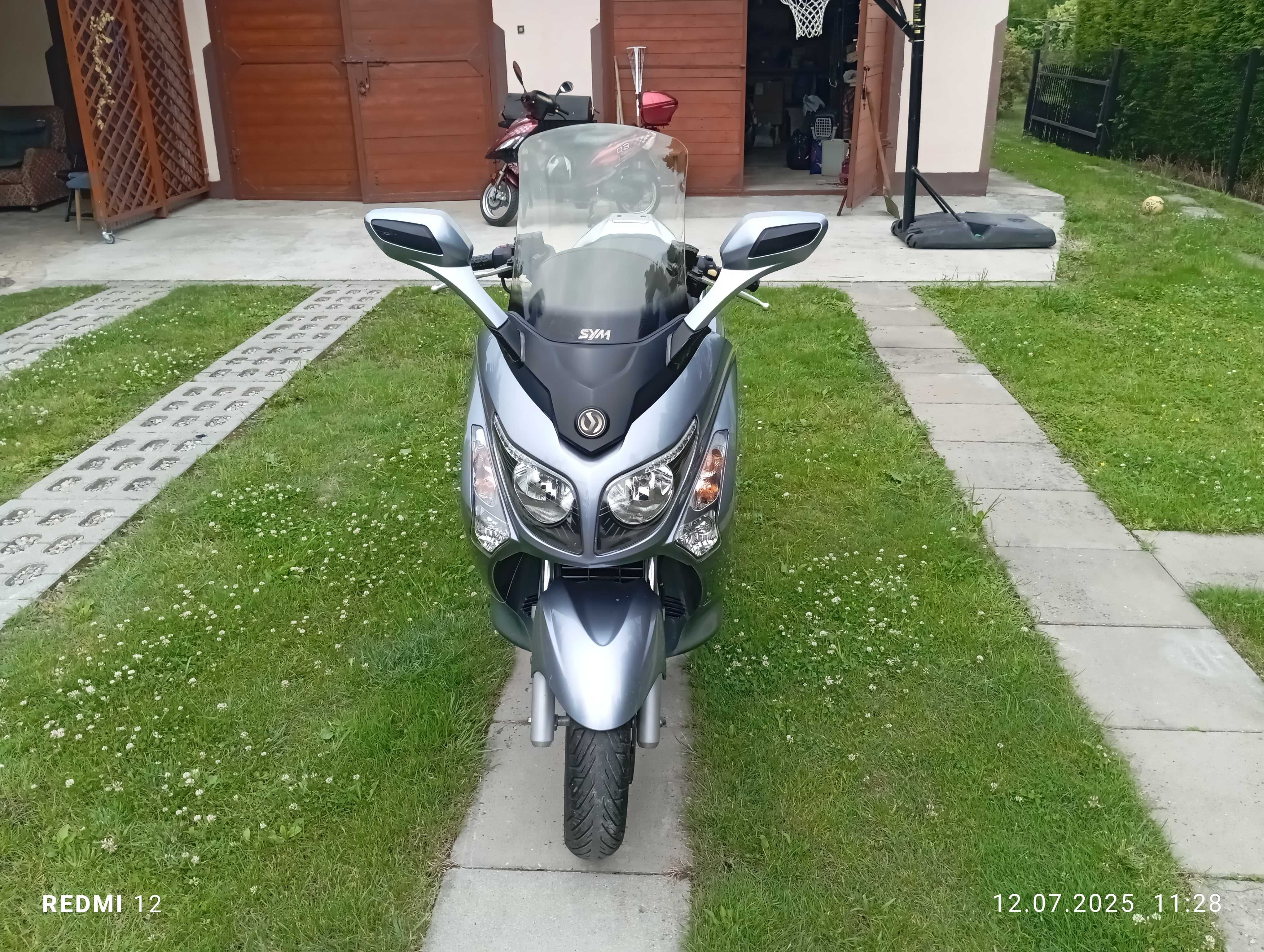 Skuter 125 Sym GTS 125