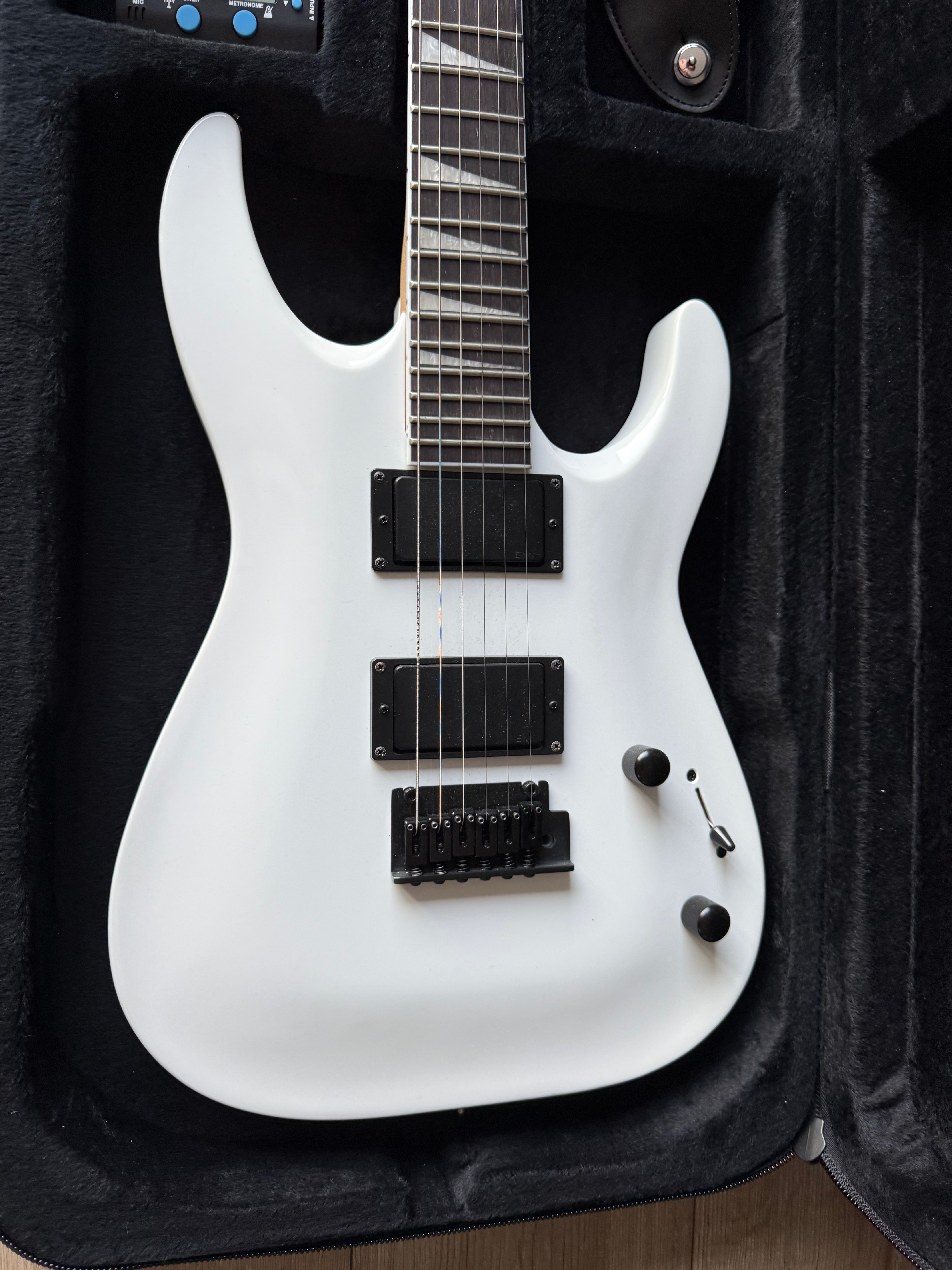 Jackson JS22 Dinky Biała z EMG 81/85 i twardym Case