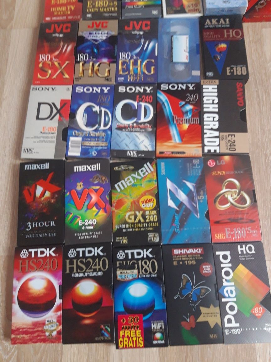 Топові фільми 70,80,90 на відеокасетах VHS провідних фірм