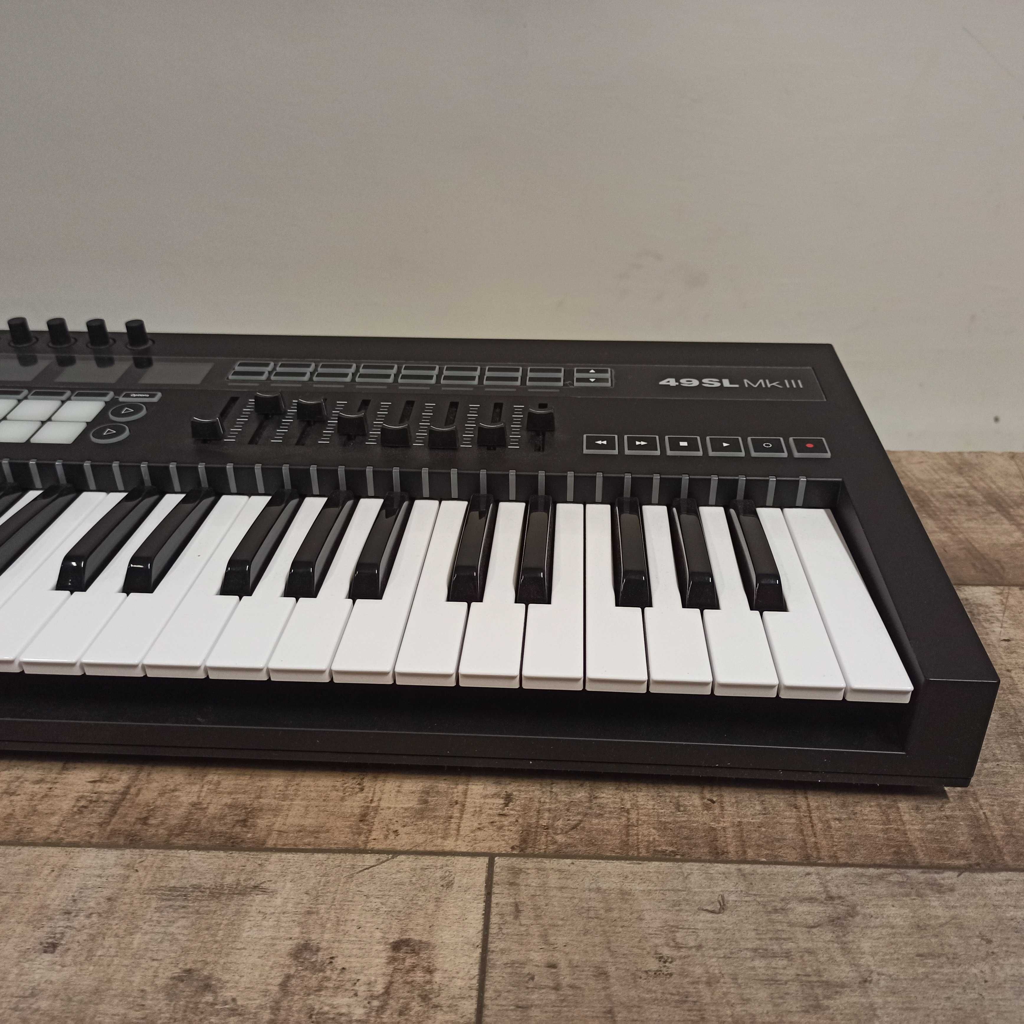 Novation 49SL Mk III klawiatura sterująca