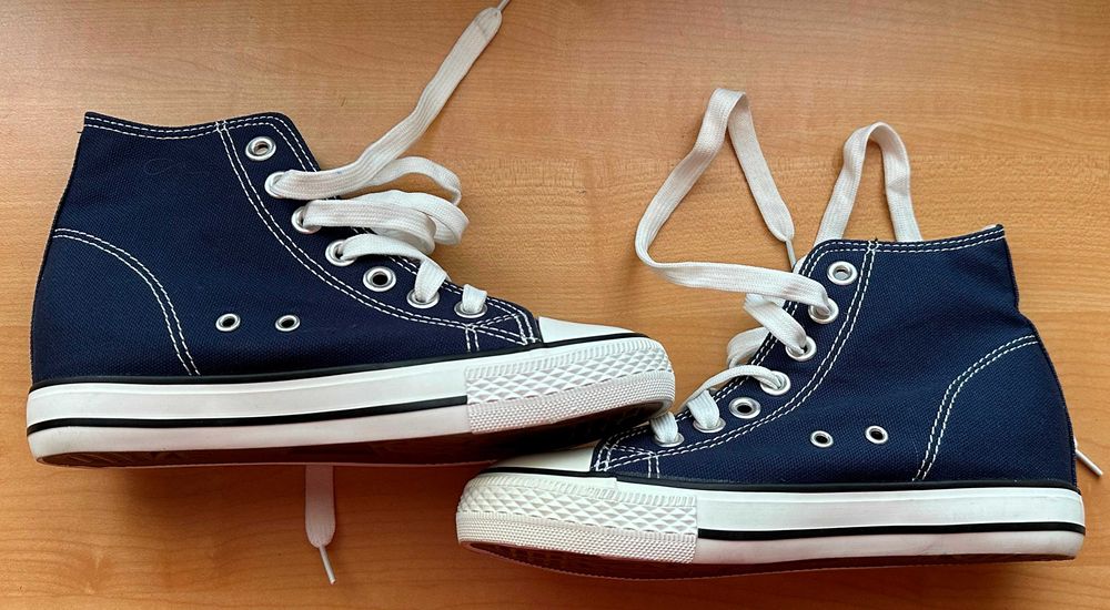 GRANATOWE TRAMPKI na koturnie rozm. 36 wkł. 22 cm