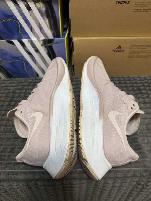 Жіночі кросівки Nike Air Zoom Pegasus 37 40,5(26см) оригінал