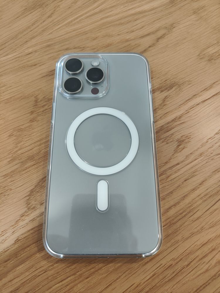 Iphone 15 Pro Max - Como novo