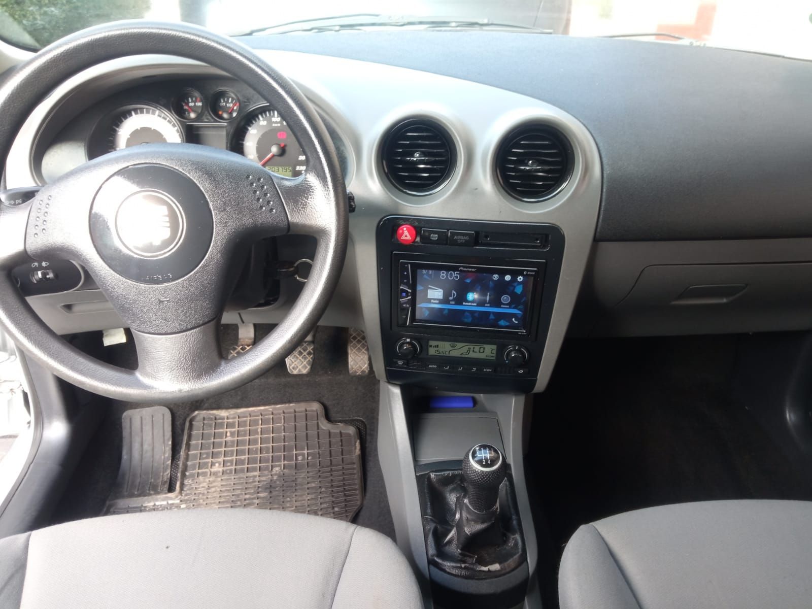Seat Ibiza 1.4, 16V benzyna Rok 2004