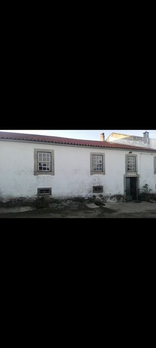 Vende se casa c 33000m2 meados Séc XIX Vale Nogueira Bragança