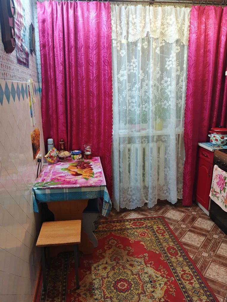 Продаю однокімнатну квартиру в центрі міста