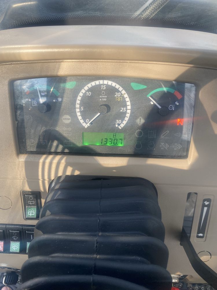 Продам трактор John deere 6110b