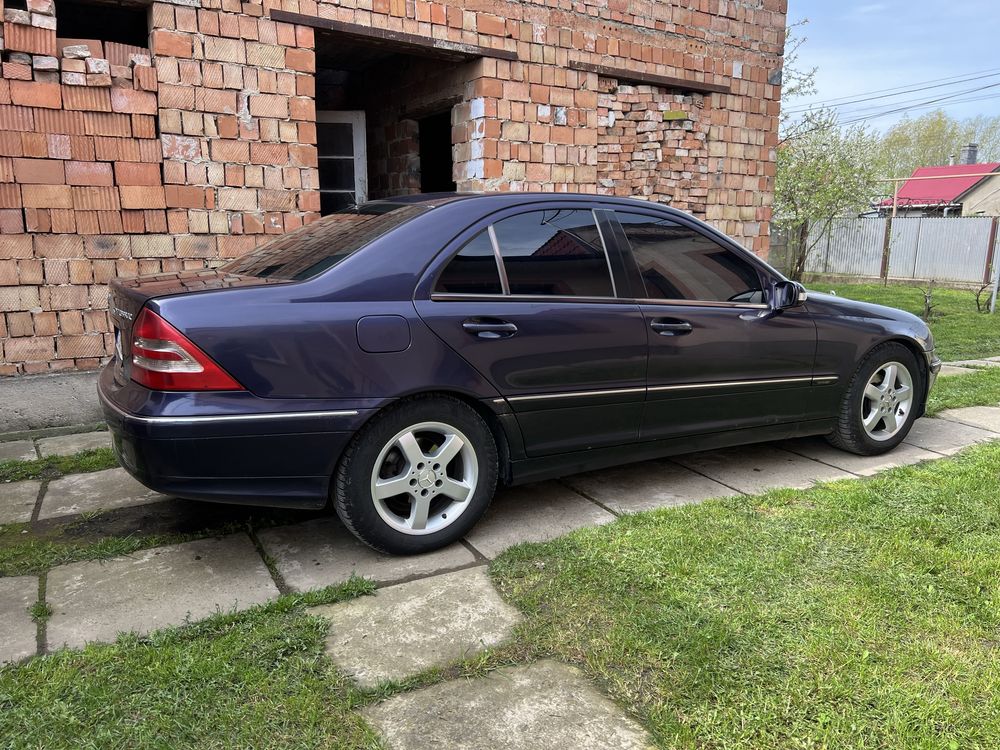 Mercedes-Benz C-class w203 2.2 cdi Мерседес