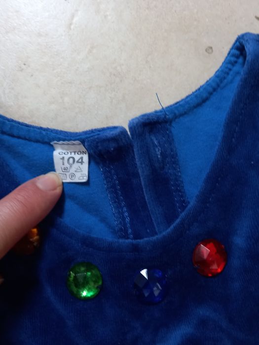 Piekna niebieska sukienka 104