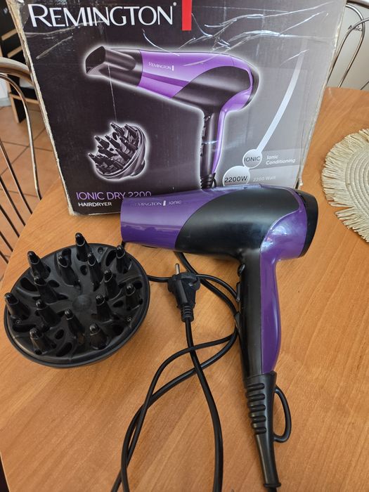 Suszarka do włosów Remington z dyfuzorem i jonizacją