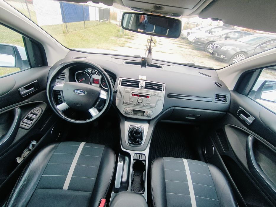 Ford Kuga super stan nowe opony