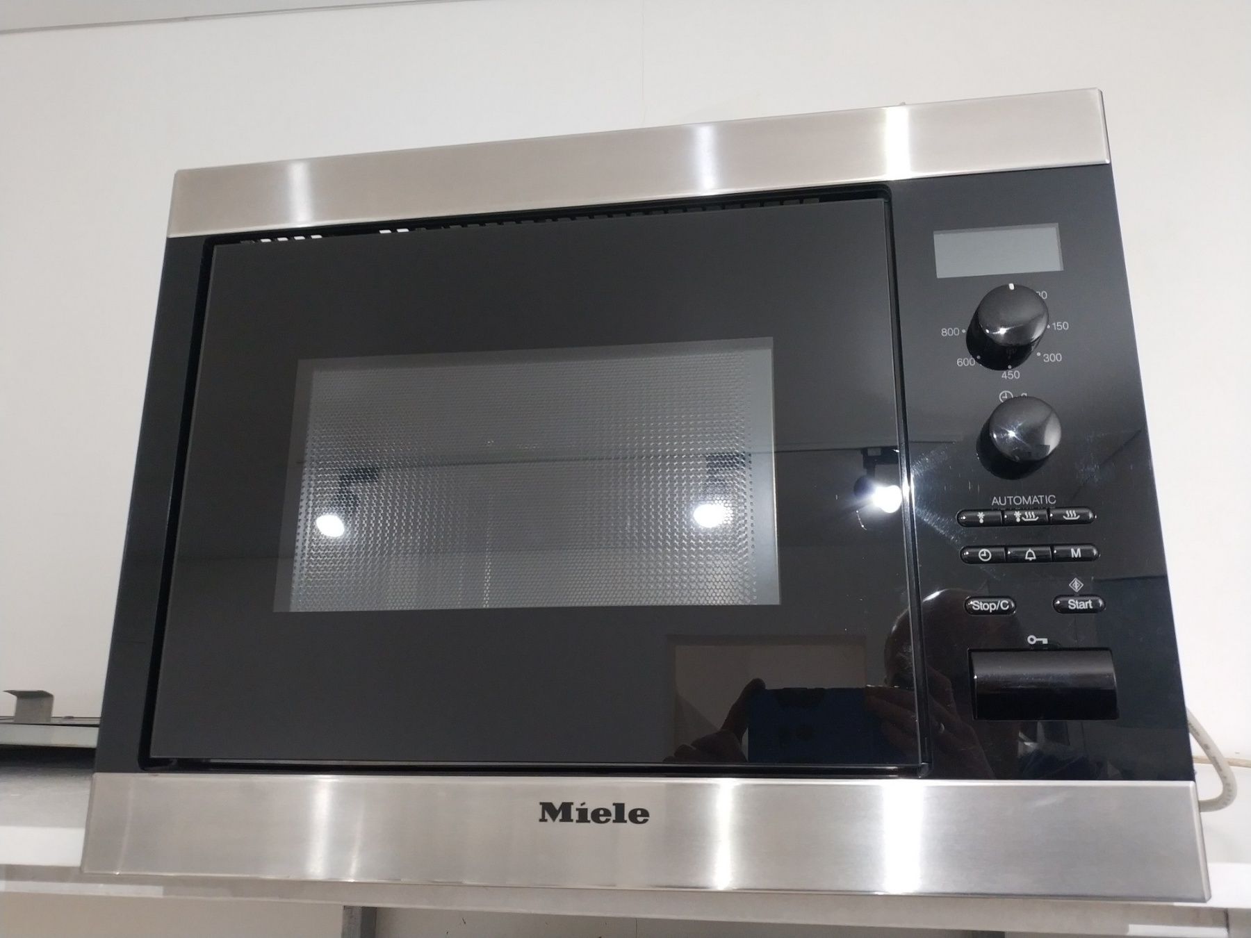 Встраиваемая микроволновая печь СВЧ Miele M8260 8160 6032 чёрная белая