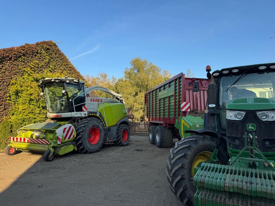 usługi rolnicze zbiór trawy sieczkarnią i przyczepą agrokomplex