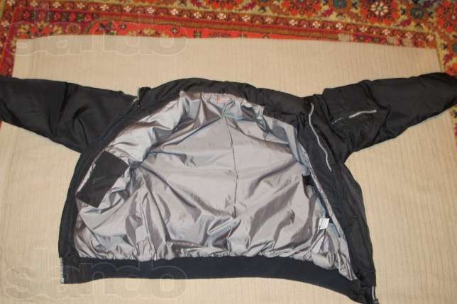 Продам тёплую куртку theatre. s.