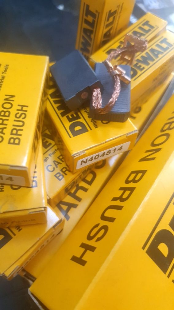 щітки DeWalt 6х16х26 вихід згори оригінал N404514