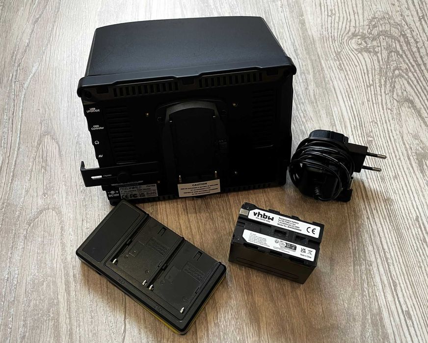 Monitor podglądowy FEELWORLD FW759 7'' HD akumulator, ładowarka