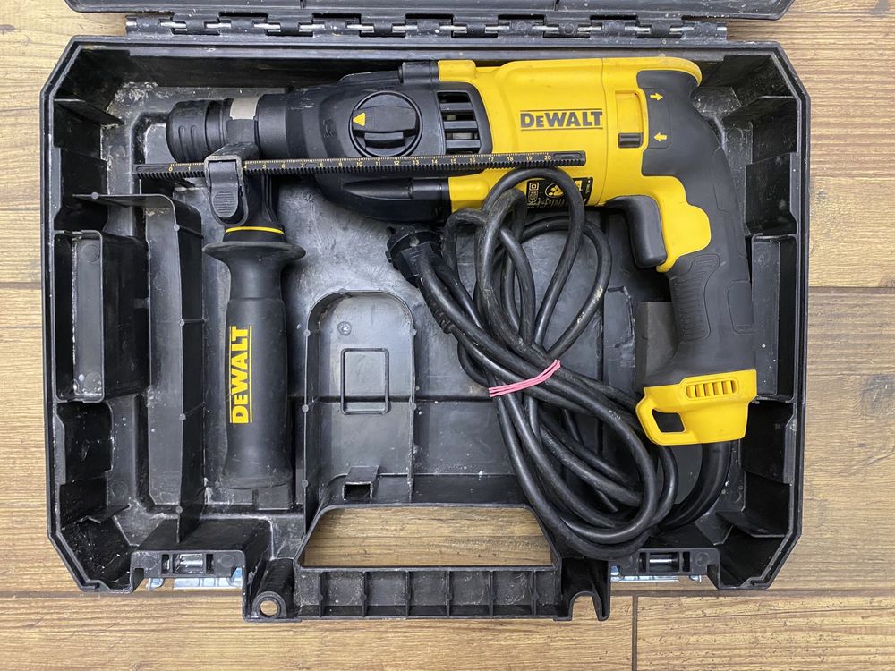 Młotowiertarka udarowa DeWalt D25133 - 2021 + skrzynka TSTak