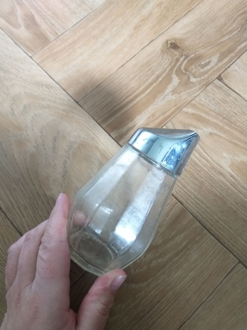 Cukierniczka szklana z okresu prl