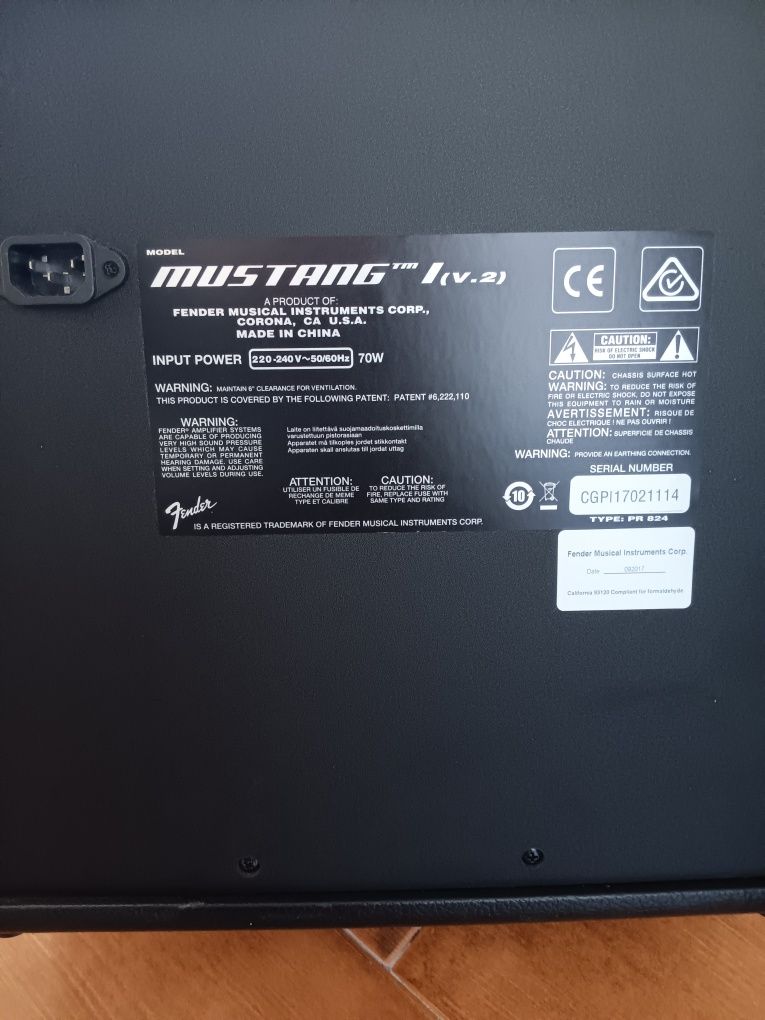 Amplificador Guitarra FENDER MUSTANG 1 V.2