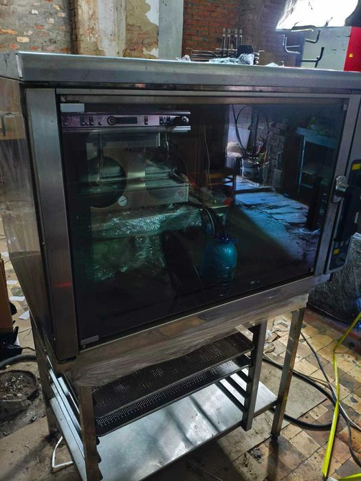 Продається професійний пароконвектомат Unox XB403G + Підставка